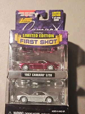Camaro Z28 1967 Johnny Lightning First Shot paquete de 2 rosa y Zamac 1/5000 1999 Foto 1 de 4