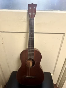 Vintage Martin 1T Tenor Ukulele (1928-1934) - Picture 1 of 9