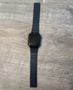 Apple Watch Series 6 with Carbon fiber band - Picture 1 of 4