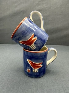 ABRIL CORNELL 2000 azul 8 oz. JUEGO DE 2 TAZAS DE CAFÉ/TÉ pájaros rojos y bayas - Imagen 1 de 11