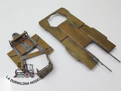 EA666 Scalexrix Slot - PAREJA DE CHASSIS ARTESANALES DE LATON PARA COCHE SLOT - Imagen 1 de 4