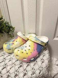Crocs Unisex Classic Tie-Dye Pastel Graphic Clogs Men’s Sz 5 Women’s 7 - Picture 1 of 9