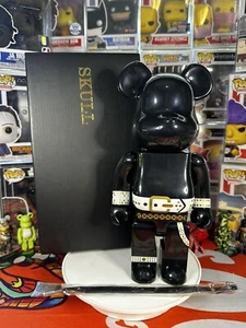Raro Bearbrick BE@RBRICK 400 CRÁNEO Medicom con Pulsera - Imagen 1 de 5