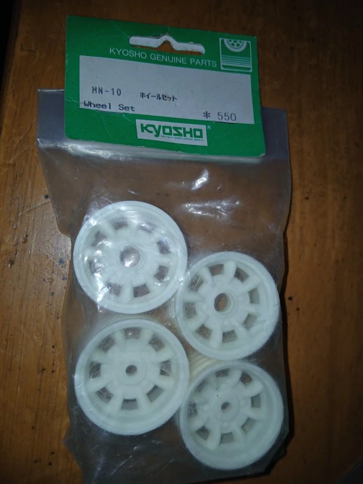 KYOSHO WHEEL SET MN-10 VW BEETLE MINI COOPER  1/12 VINTAGE RARE OLD NEW COX 049 - Image 1 of 1