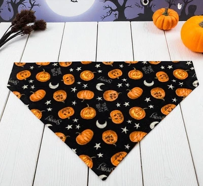 Halloween Perro Bandana Estrellas Luna SOBRE EL CUELLO Deslizable en Bufanda Bandanas Foto 1 de 4