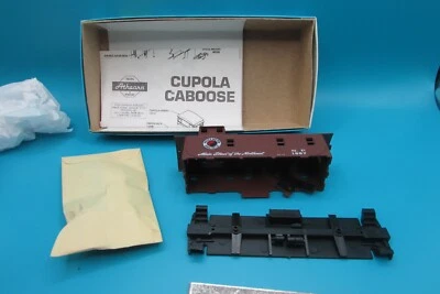 HO Scale Athearn 1266 Northern Pacific Caboose Car Kit Lot#4510 - Image 1 of 3