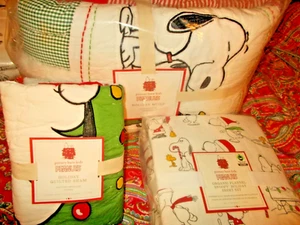 POTTERY BARN KIDS PEANUTS HOLIDAY QUILT, TWIN, 1 EURO SHAM, PEANUTS TWIN SHEETS - Picture 1 of 3