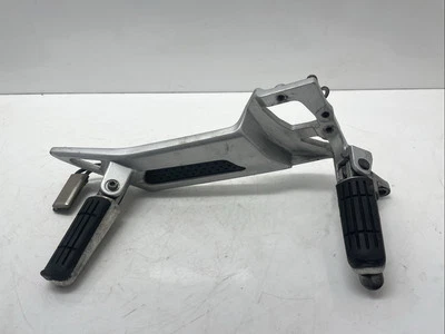 ♻️ Clavijas reposapiés delanteras y traseras laterales derecho Yamaha Fjr 1300 A 2006 - 2012 ♻️ Foto 1 de 4