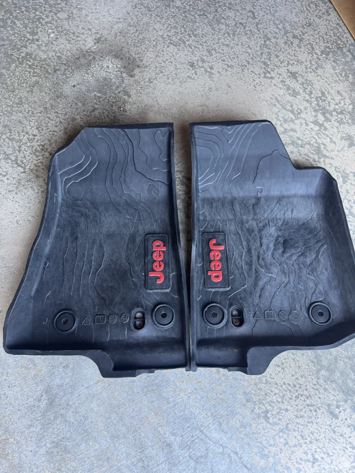 Tapetes todo clima Jeep Wrangler Unlimited  Foto 1 de 1