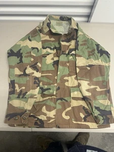 USGI M81 Woodland Camoflauge Hot Weather Coat Jacket Medium Regular Intel Patch - Picture 1 of 9