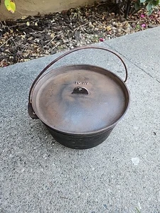 Vintage Birmingham Stove And Range BSR 10 IN Cast Iron Camp Oven "Made In USA" - Picture 1 of 4