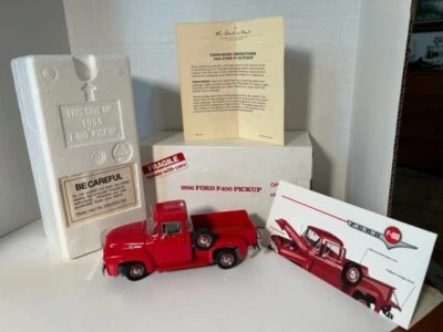 Camioneta Ford F-100 1956 roja Danbury nueva en caja sin exhibir  Foto 1 de 4
