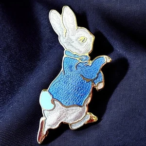 Peter Rabbit Brooch 22ct Gold Plated Vintage Beatrix Potter Fish Signed Pin - Picture 1 of 9
