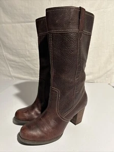 Stivali Timberland alti marroni in pelle donna tacco medio 7 - Foto 1 di 24