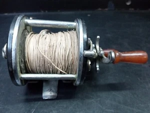 Vintage Penn Peer No 109 Saltwater Bait Casting Reel Black - Picture 1 of 11