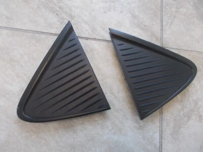 Borde de puerta trasera exterior triángulo negro Dodge Avenger RH LH 08 09 10 usado OEM Foto 1 de 2