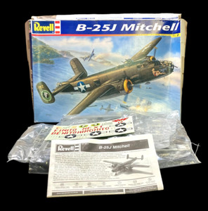 Original 1999 Revell 85-5512 B-25J Mitchell Bomber Aircraft 1/48 Scale Model New