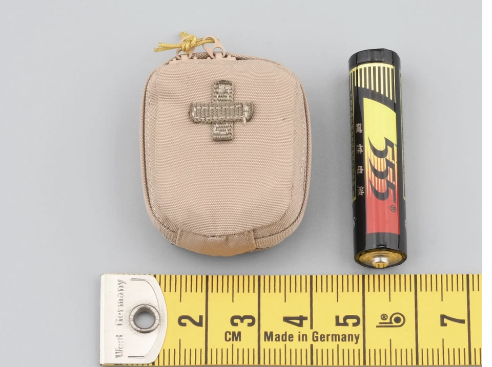 Medicine Bag for FLAGSET 73053 Ukraine 93rd Mechanized Brigade 1/6 Scale - Image 1 of 1