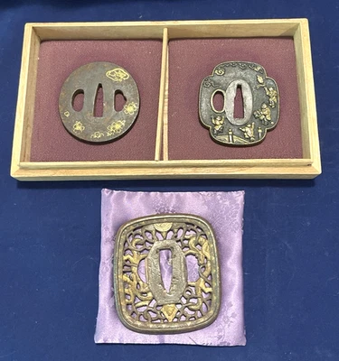 Christie's Auction Provenance 17º C Japanese Three Tsubas ouro 22k com caixa - Imagem 1 de 4