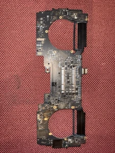 Carte mère distributeur MacBook Pro A1989 13" 2018/2019 défaut - Photo 1/2