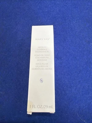 Mary Kay NOS #100 Ivory Medium Coverage 355200 Pink Cap ( Normal To Oily Skin) - Image 1 of 4