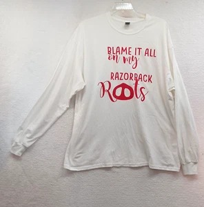 Gildan Unisex White Vinyl Graphic T-Shirt Size 2XL Razorback Blame It On My Root - Picture 1 of 5