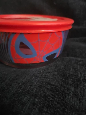 NEW PYREX Marvel Comics Spider-Man Face glass bowl w/lid 4 Cup Capacity (946 ml) - Image 1 of 4