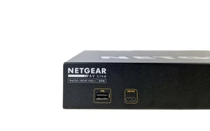 Netgear M4250-26G4F-PoE++ GSM4230UP 24x1G 802.3bt 1,440W 2x1G and 4xSFP Managed - Afbeelding 1 van 1