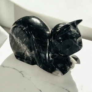 Statuina gatto in marmo nero intagliato a mano vintage 4,5x2,5x1,25" - Foto 1 di 8