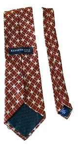 Z KENNETH COLE NECKTIE TIE GARNET RED GEOMETRIC Gold 100% Silk Neck Tie New - Picture 1 of 1