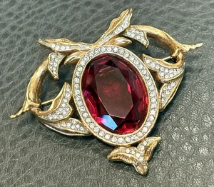 RARE Vintage DS & Co DANIEL SWAROVSKI Red Crystal Gold Tone Christmas Brooch - Picture 1 of 10