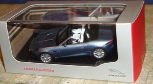COCHE JAGUAR TIPO F V8 - GRIS SATÉLITE - IXO escala 1:43 - SOPORTE DE EXHIBICIÓN INC EN CAJA - Imagen 1 de 6