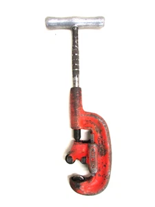 RIDGID TOOLS No. 2A HEAVY DUTY PIPE CUTTER, 1/8” to 2” - Picture 1 of 10
