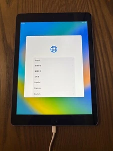 Apple iPad 5th Gen 9.7" 32GB Wi-Fi + 4G A1823 Space Gray - Picture 1 of 8