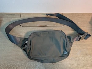 Lululemon Everywhere Belt Bag Green/ Gray One Size OS Trendy Summer Travel - Picture 1 of 6