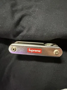 supreme lezyne multitool - Bild 1 von 4