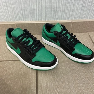 Nike Air Jordan 1 Low Black Lucky Green Men's Sz 9 553558-065 - Picture 1 of 8