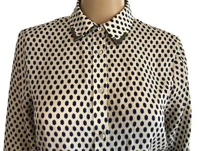 Blusa feminina ZARA com botão de seda tamanho M manga longa estampa geométrica detalhes em metal - Imagem 1 de 4