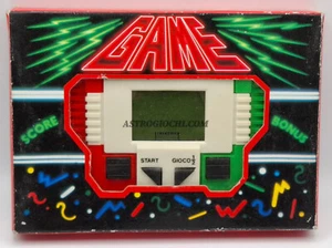 SOCCER LCD HANDHEALD ELECTRONIC GAME WATCH VINTAGE 80 NEW IN BOX - Picture 1 of 15