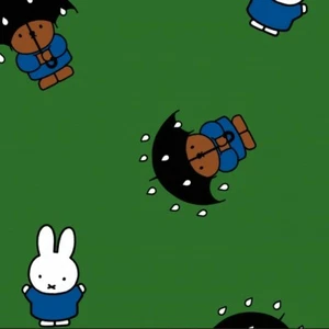 Baumwolle beschichtet  Häschen grün Reststück 90-99 cm - Bild 1 von 1