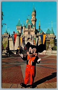 Postcard Anaheim CA c1960s It all Started With a Mouse DT-35929-C Fantasyland B - Imagen 1 de 2