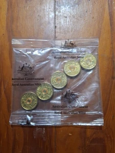 Uncirculated Coins 5 x 2015 $2 Coin Mint Bag: Flanders Field, Remembrance Day - Picture 1 of 9