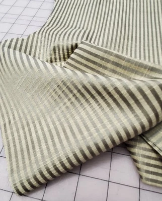 De colección. Tela jacquard a rayas doradas y cremas antiguas 56" de ancho x 28" de largo y chaleco precortado piezas Foto 1 de 4