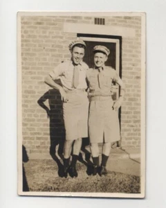 Foto de colección de soldados militares estadounidenses de los años 40 travesti WAC 2x3 sepia era de la Segunda Guerra Mundial divertida - Imagen 1 de 2