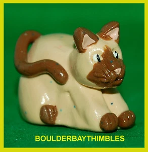 BOULDER BAY- Hand crafted Thimble - CAT STRETCHING #14 BROWN with DARK POINTS - Picture 1 of 7