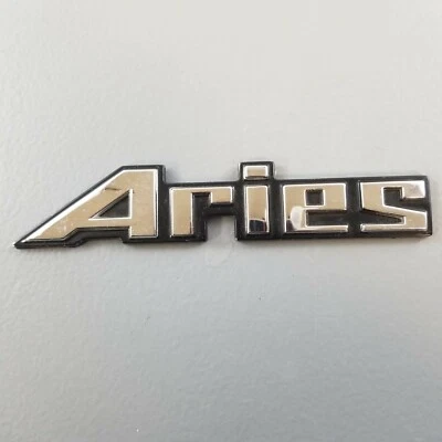 Dodge Aries K 1981 1982 1983 1984 1985-1989 emblema maletero coche vintage Mopar  Foto 1 de 4