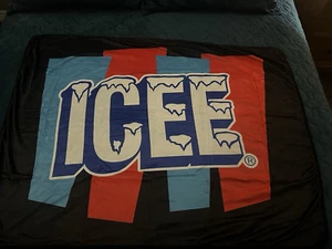 Icee Slushie schwarz Plüsch Überwurf Decke weich NEU - 100 % Polyester - 42 Zoll x 60 Zoll - Bild 1 von 8