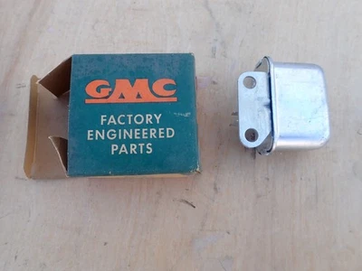 NOS 1955 - 1962 HORN RELAY  BUICK CHEVROLET CADILLAC PONTIAC GMC 1116920 D1735 - Image 1 of 4