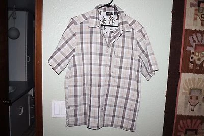 Camisa Helly Hansen manga corta abotonada, para hombre talla mediana EE. UU., gris/bronceado a cuadros Foto 1 de 4