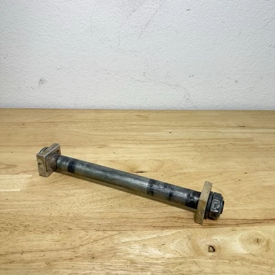 2002 Yamaha YZ250F Rear Axel Bolt (01-04) #39 Foto 1 de 4